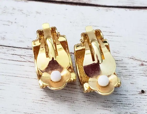 Vintage Clip On Earrings
