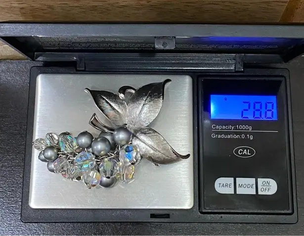 Vintage Unsigned Beaded Pearl Crystal Grape Bunch Cluster Brooch & Earrings Set