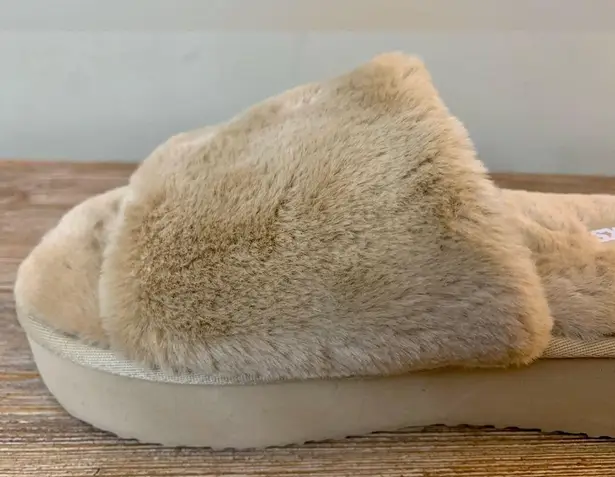 MUK LUKS Kirstey Slide In Irish Cream Platform slipper Size Medium US 7