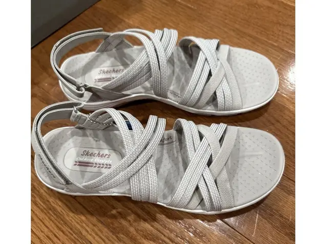 Sketchers USA Reggae Cup Smitten By You Strappy Sandal 9.5