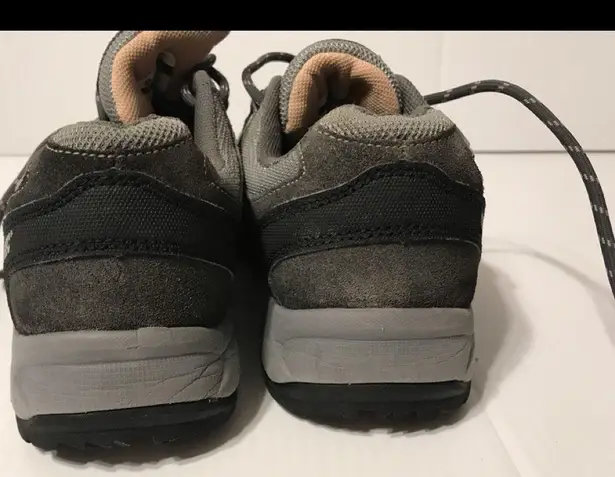 Hi-Tec   women’s walking trail shoes size 6 - Image 4