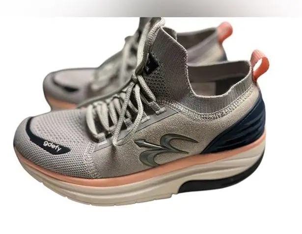 GDefy Mateem Crosstrainer Sneaker Women’s Size 6 Gray Pink Shoes EUC
