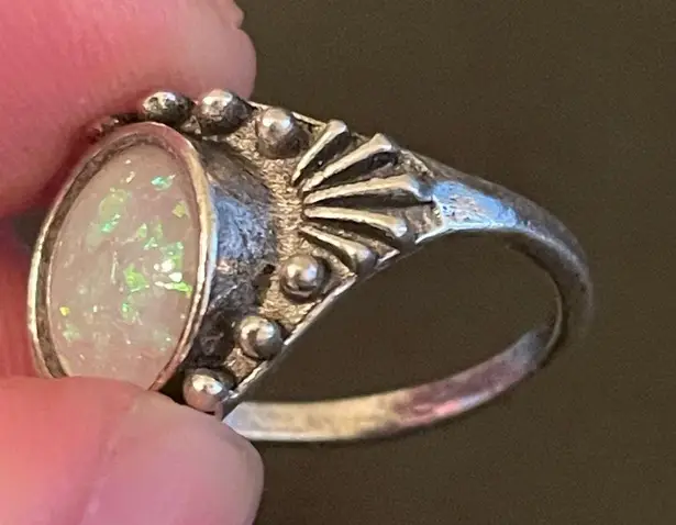 Vintage simulated opal silver plated ring size 6.75
