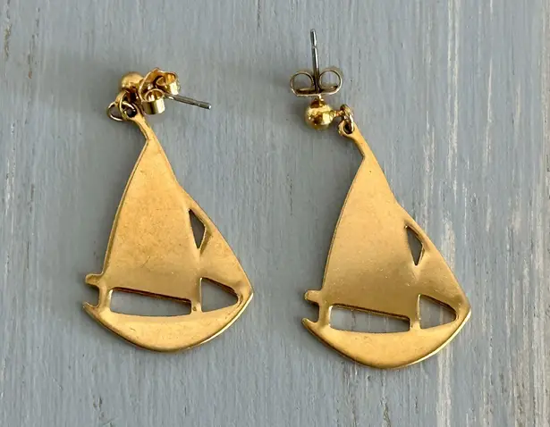 Sail Away W Me! Gold Tone & Ivory Enamel Vintage Sailboat Pierced Earrings Multiple