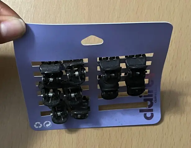 Claire’s black mini hair clips