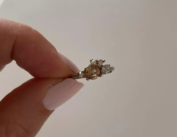 Midi ring about a size 4 Pink