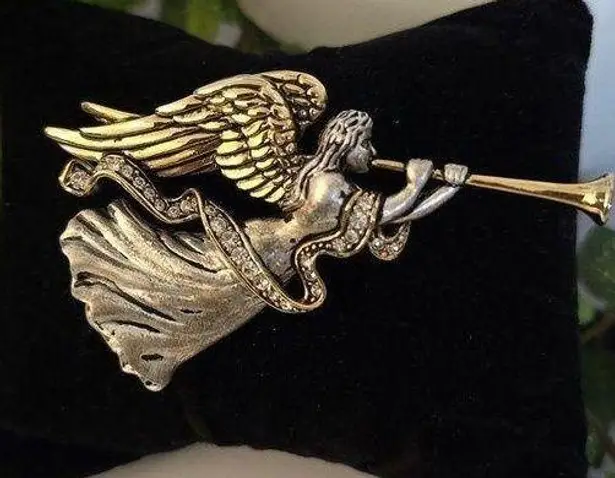 Vintage Angel Blowing Horn Brooch Pin Gold