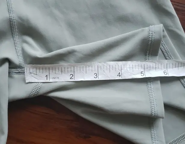 Vuori Women's Sage Chic Feminine Athleisure Trendy High-Waisted Shorts Size S