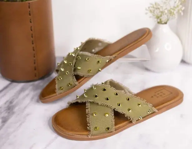 Shu Shop Berta Sandal in Olive Gold Studs Size 9 Green