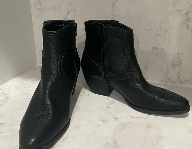 New! DV by Dolce Vita Pueblo Western Ankle Boots Black Sz 7