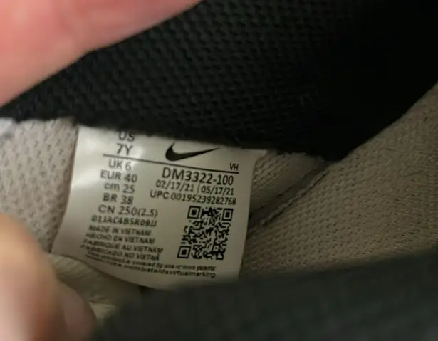 Nike  Air Force 1 Low Youth size 7 Women's s size 8.5