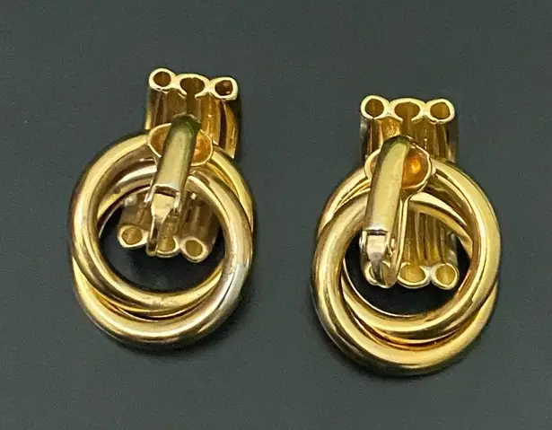Vintage Gold Tone Grooved Tube Interlocking Knot Modern Chunky Clip On Earrings