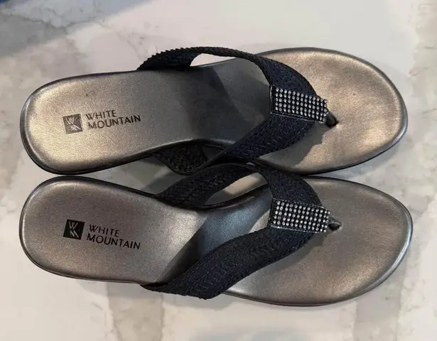 White Mountain Wedge Thong Sandals Women’s 8M Black/Silver Sequins/Rhinestones
