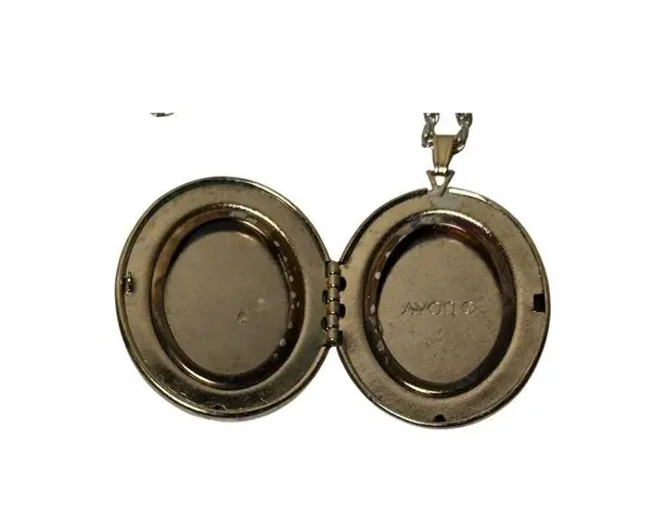 Vintage Avon Floral & Pearl Locket Necklace Cameo Violets Gold Tone Oval Pendant