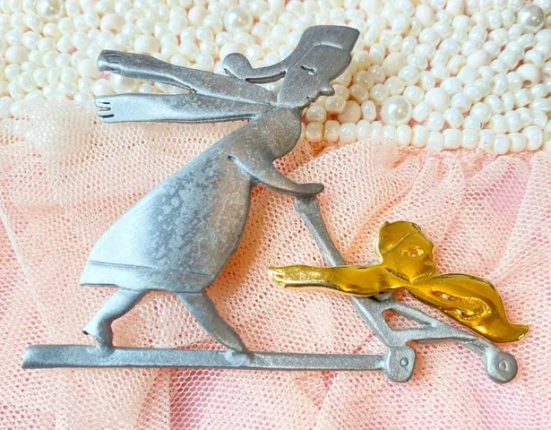 Vintage Ultra Craft Mother Child Sledding Brooch Figural Pin Charming Silver