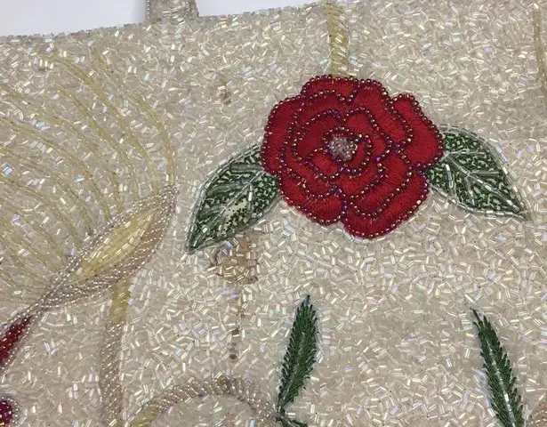 Beautiful Vintage beaded handbag purse red flower