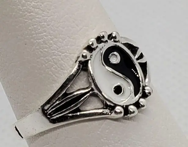 Silver Tone Yin Yang Ring Black