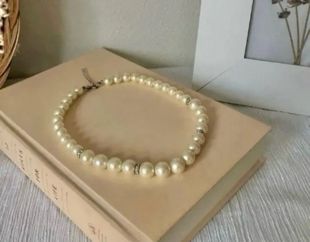 Pearl & Rhinestone Necklace Vintage “Eudora” Elegant Classic Minimal Pearlcore White