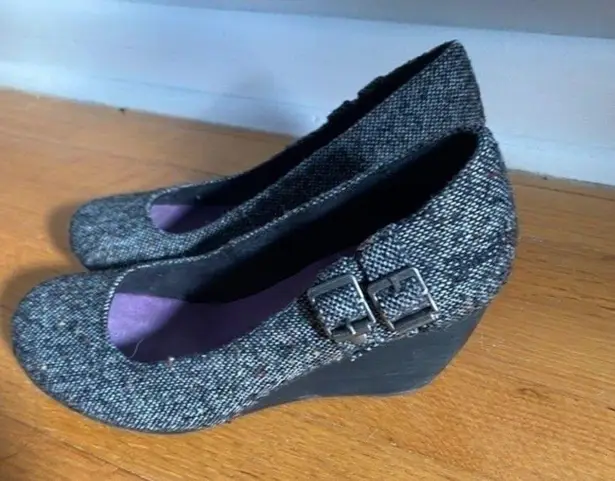 blowfish  Grey Black Tweed Wedges with Buckles