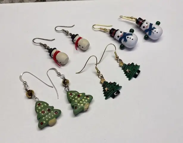 Lot Of 4 Earrings Pierced Christmas Holiday Dangle / Christmas Trees / Snowmen