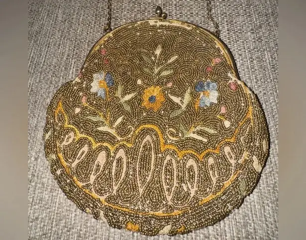 ANTIQUE VINTAGE METRO BAG WORKS PARIS FRANCE ART
DECO BEADED PURSE
CLUTCH BAG Gold