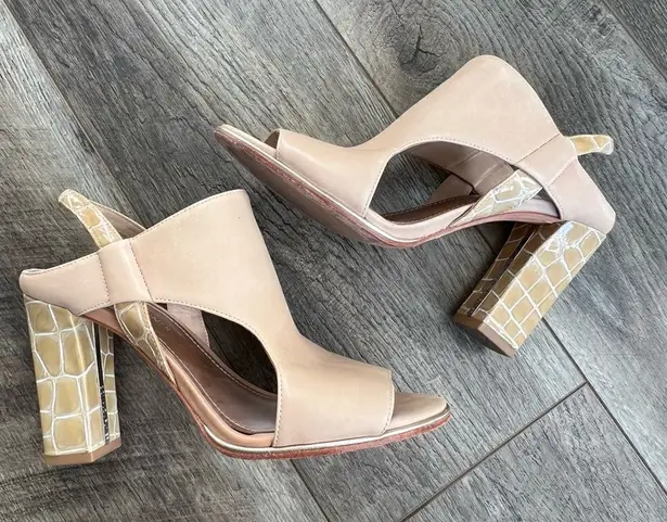 Donald J Pliner Katya Cutout Block Heel Shoes Size 7.5 Tan Neutral Beige Leather