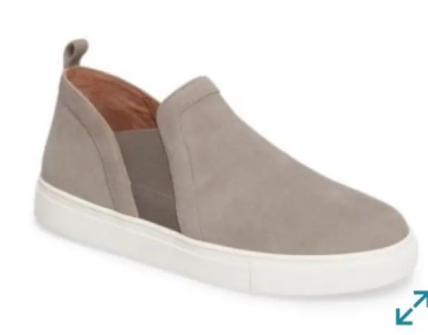 Caslon Ezra Slip On Suede Sneakers Size 10