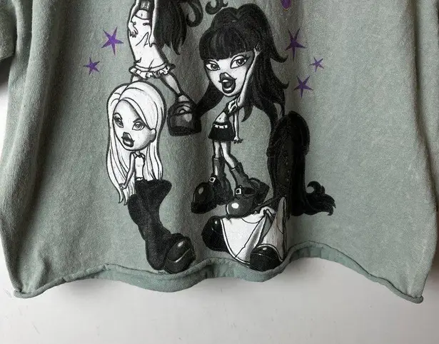 Bratz T Shirt Womens Gray XS Extra Small Raw Hem Crop Top Doll Graphic Tee Solid