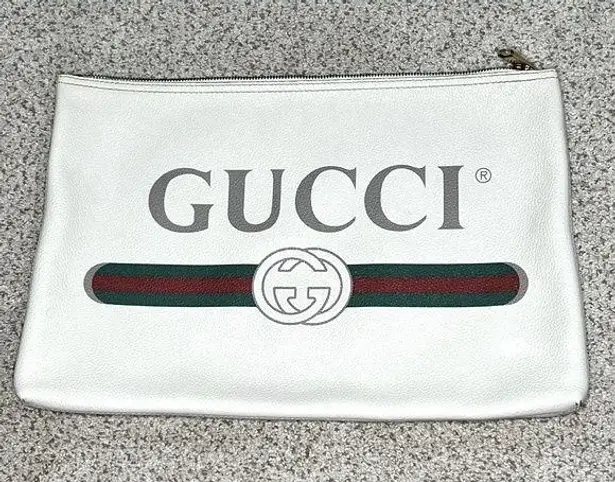 Gucci Logo Large Portfolio Leather Clutch