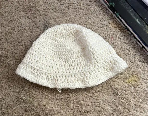 White bucket hat, hand made, crocheted