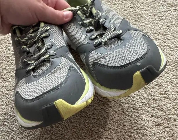 Vionic Tokyo Grey & Light Green Mesh Sneakers Athletic Shoes Women's Size 8.5