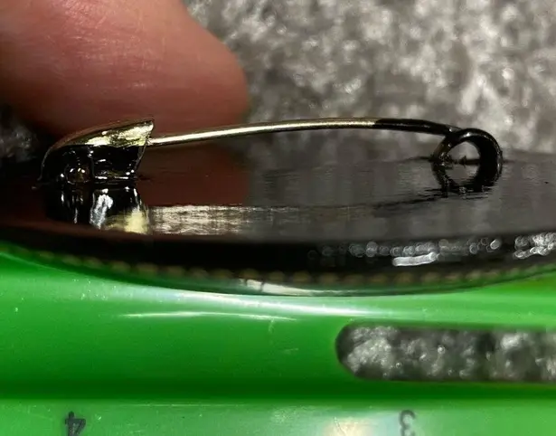 Old World Santa Clause Pin Brooch Christmas Holidays Marked KH