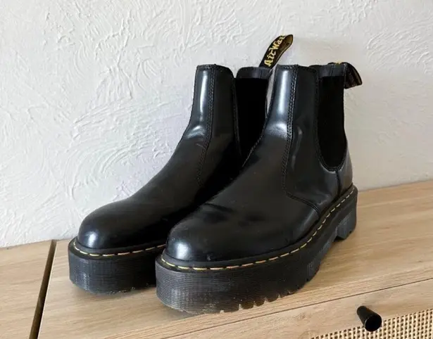 Dr. Martens  | 2976 Platform Chelsea Boot Smooth Leather Black