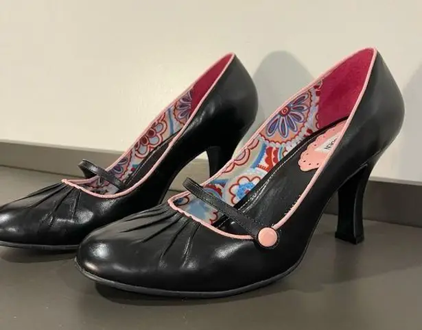 Steve Madden  Y2K Vintage Leather Black Pumps Size 10 Barbiecore Punk Grunge