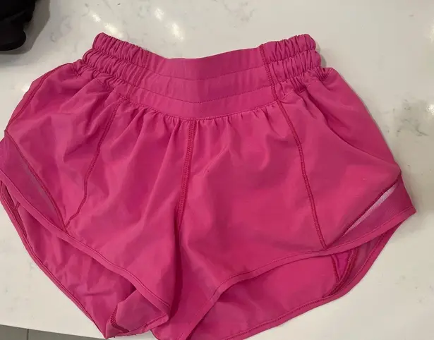 Lululemon Hotty Hot Low-Rise Lined Short 2.5