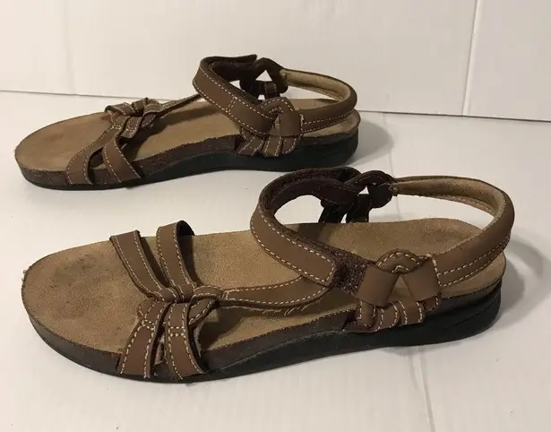 Björndal Linville leather brown strappy sandals size 6 M