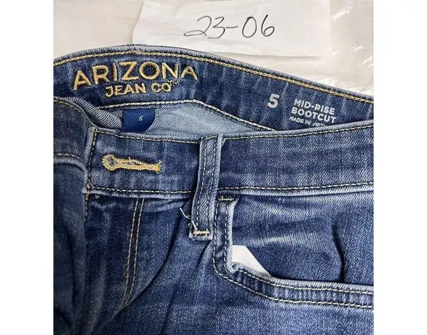 Arizona Jeans Arizona Blue Jean Co Size 5 Juniors Womens Denim Boot Stretch 28X28‎ Mid CFG-C