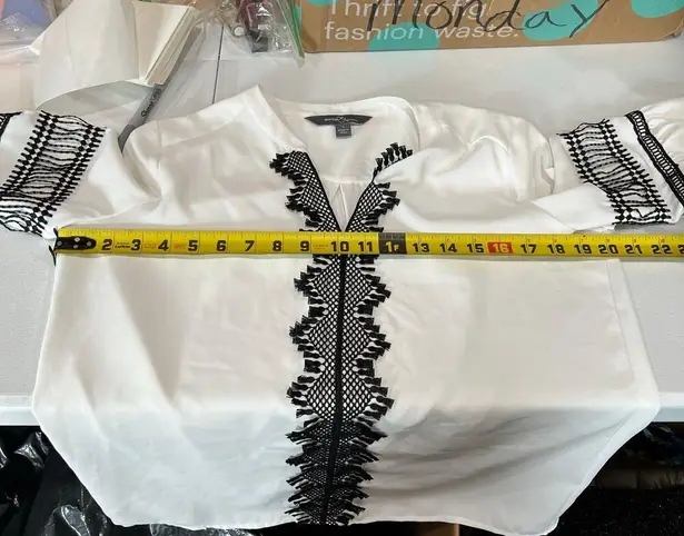 Market & Spruce Boho Bell Sleeve Embroidered Blouse White Size Small