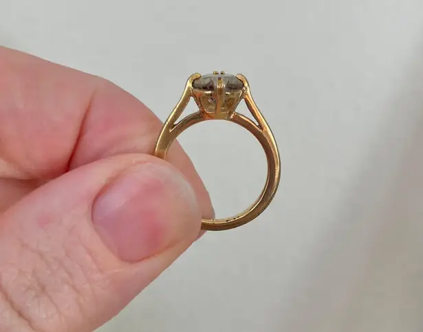 18KHG Avon Smokey Solitaire Oval Gold Ring Minimal Elegant Classic Femme Neutral Jewelry