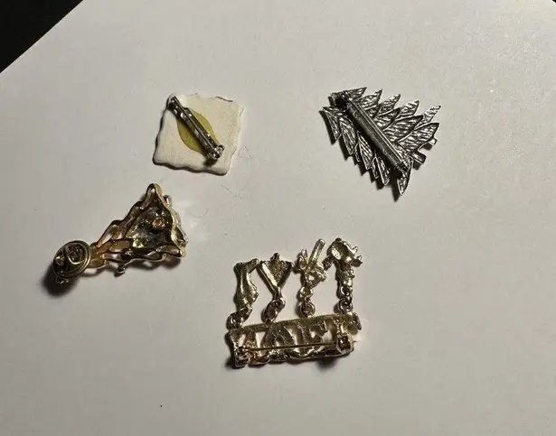Lot Of 4 Christmas Holiday Brooch Pins Noel, Trees, Mountains, Jesus Nativity