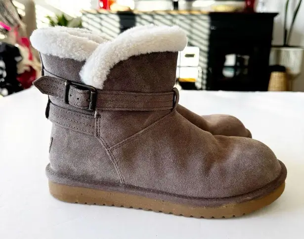 Koolaburra Delene Mini 1121503 Taupe Size 8 Women's Suede Shearling Boots Uggs Brown