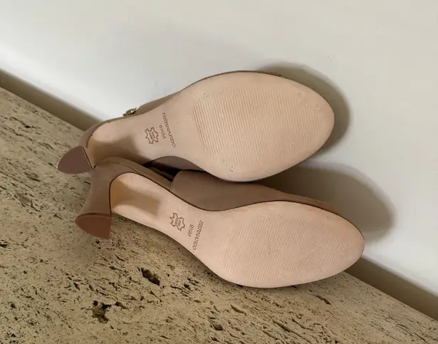 Bernardo NWOB Nili Suede Cut Out Sandal. MSRP $248