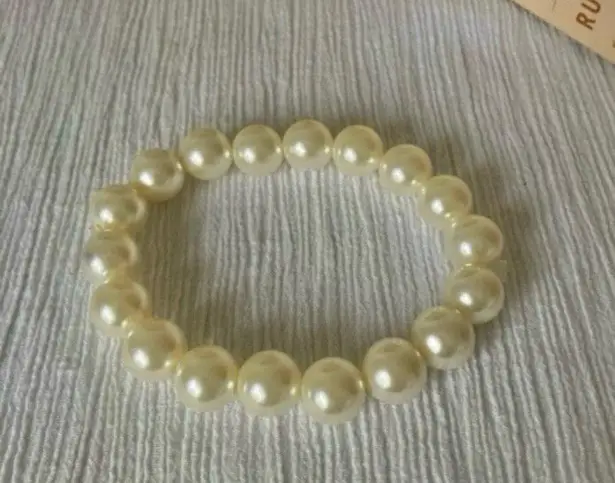 Pearl Large Bauble Bracelet Vintage “Mairead” Elegant Classic Minimal Pearlcore White