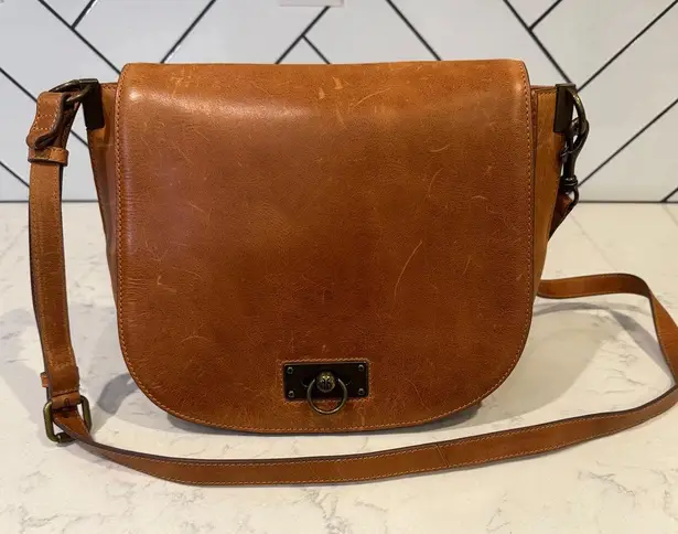 Frye  Farrah saddle crossbody bag in cognac leather neutral western bohemian