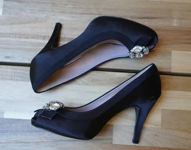 Sam & Libby Crystal Embellished Peep Toe Satin Heels Pumps Size 8