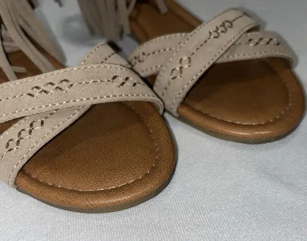 Minnetonka Sz 7  Suede Ankle Fringe Low Wedge Sandals Zipper Back Taupe Brown