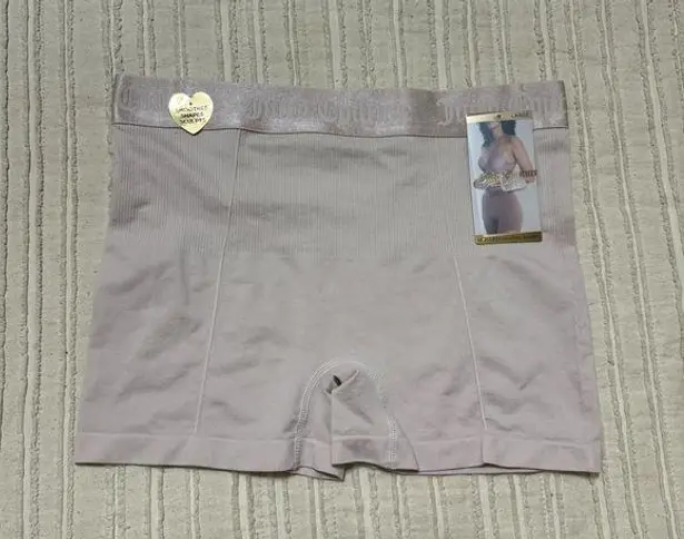 Juicy Couture NWT  Seamless Shaping Shorts