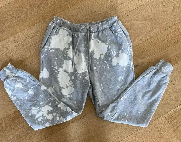 Frame  - Tie-Dye Sweatpants in Bleach Grey and White