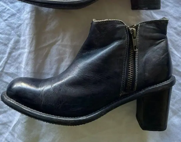 Bed Stu Cobbler Yurisa Booties Boots Women's Sz 6.5 Leather Ankle Black Rustic
