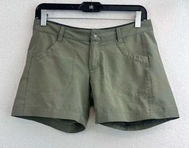 Patagonia  Green Hiking Shorts Size 2